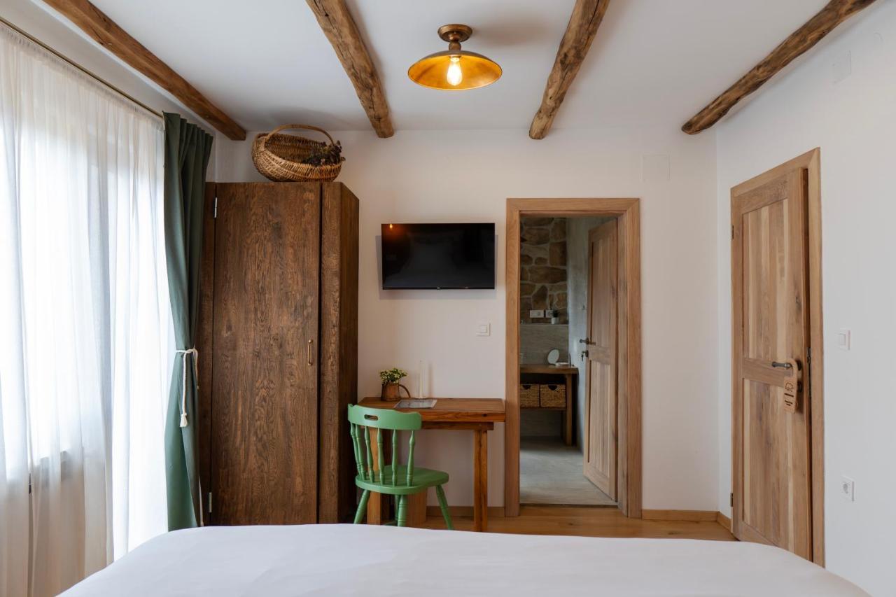 Guest Accommodation Butina Kuterevo Buitenkant foto